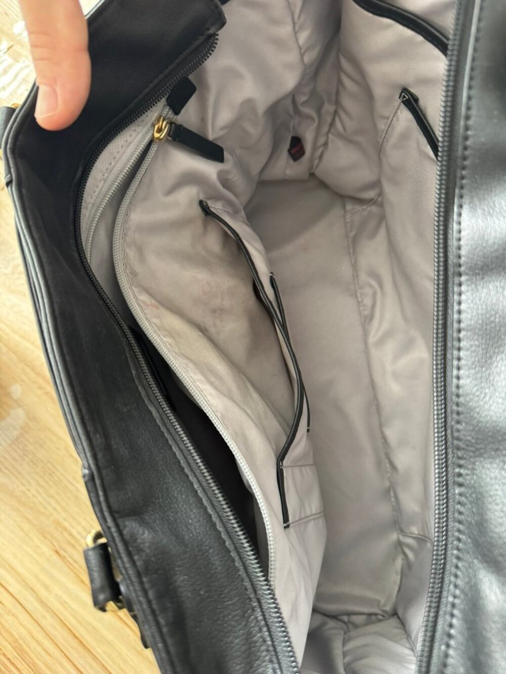 Tumi Voyageur "Monika" Leather Tote Laptop Bag BLACK GOLD HARDWARE LIKE NEW - Picture 5 of 17